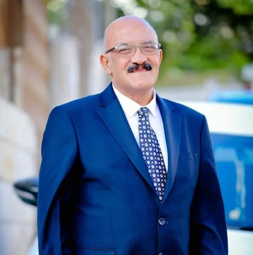 الأستاذ مجدي أبو شرخ